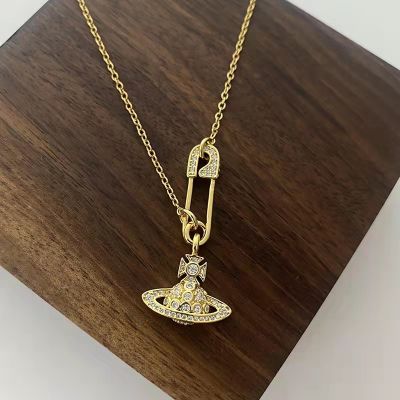 [COD] TikTok ขายร้อน Western Queen Mother Needle Planet Necklace Pearl ไหปลาร้า Chain Niche R Necklace ขายตรง