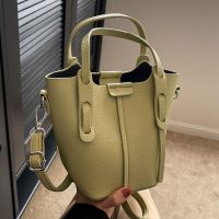 [COD] texture bag womens 2023 new foreign style commuting simple solid niche single shoulder bucket