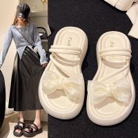 รองเท้าแตะผู้หญิง 2023 ฤดูร้อนสไตล์ใหม่โบว์พื้นหนาเพิ่มรองเท้าแตะเกาหลีและรองเท้าแตะรองเท้าชายหาดผู้หญิง