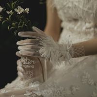 ✒ Feather Bridal Gloves for Women Wrist Length Ruffles Courtesy Dress Gloves for Wedding Opera Evening Party