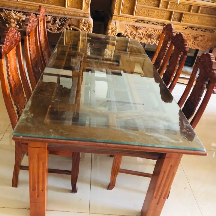 Bộ bàn ghế gỗ lim là lựa chọn tối ưu cho không gian phòng ăn của bạn. Với kiểu dáng đơn giản và sang trọng, sản phẩm này mang đến sự ấm áp cho gian bếp nhà bạn. Nếu bạn đang tìm kiếm một bộ bàn ghế đẹp và bền, thì sản phẩm này chắc chắn sẽ là sự lựa chọn tốt nhất cho bạn.
