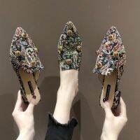 ❁ xing lu nan Women’s Casual Slippers Flat Heeled Pointed Sandal Size 35-40 INS HOT Korean Version Glitter Crystal Rivet Slippers