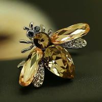 Fashion Luxury Big Crystal Cute Bee Brooches Champagne Gray Color Rhinestones Alloy Brooch Lady Party Pins Birthday Gifts