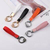 Womens Luxury Metal Leather Keychain Holder Mens Gadgets Couple Auto Keyring Accessories High Quality Car Key Holder