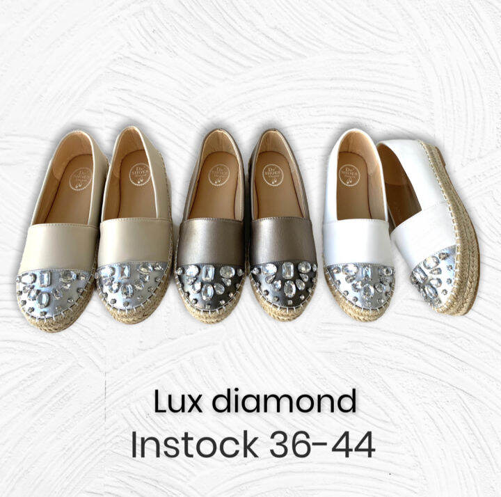 ไซส์-36-44-lux-diamond-รองเท้าลำลองผู้หญิง-คัทชู-หุ้นส้น-สันหนา-2-cm-ประดับเพชรด้านหน้า-รองเท้าไซส์ใหญ่