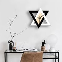 Wooden Black And White Six-pointed Star Wall Clock Cafe Living Room Hexagonal S tar Wall Clock