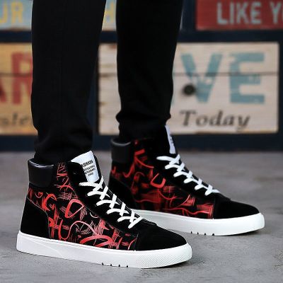 New mens high-top canvas shoes mens trend spring and summer all-match student casual sports board shoes mens lace-up mens shoes รองเท้าผ้าใบหุ้มข้อสูงสำหรับผู้ชายรุ่นใหม่รองเท้ากีฬาลำลองสำหรับนักเรียนแฟชั่นฤดูใบไม้ผลิและฤดูร้อนสำหรับผู้