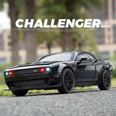 1:32 Dodge Challenger Hellcat Redeye ล้อแม็กกล้ามเนื้อรถรุ่นเสียงและแสงเด็กของเล่นของสะสมของขวัญวันเกิด