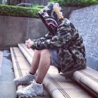 ☾◎ BAPE เสื้อกันหนาวลายพรางคลาสสิกสำหรับผู้ชาย,เสื้อกันหนาวขนแกะฉลามแจ็คเก็ตรูดซิปมีหมวกเสื้อคาร์ดิแกนวัยรุ่นนักเรียนทรงหลวม