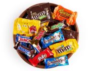Kẹo Socola tổng hợp All Chocolate 1kg của Mỹ Kirkland tách ra từ túi
