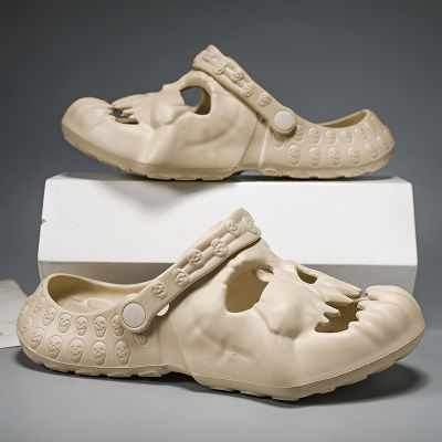 New style รองเท้าหัวกะโหลกขนาดใหญ่ EVA รองเท้าแตะพื้นหนารองเท้าชายหาดสวนระบายอากาศกันลื่นสำหรับผู้ชายฤดูร้อน
