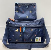 LeSportsac กระเป๋า Messenger หลายช่องรุ่นใหม่สำหรับฤดูใบไม้ร่วงและฤดูหนาวของ Lishibao กระเป๋าสะพายไหล่เดินทางน้ำหนักเบาลายการ์ตูนสำหรับผู้หญิงกระเป๋า7507ขนาดใหญ่