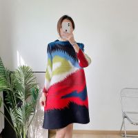 2023 Hot Miyake style pleated dress for women  autumn high-end gradient color large size printed slimming mid-length pleated skirt