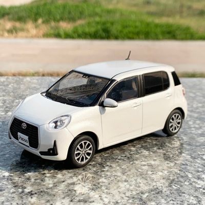 Diecast 1:30 Scale Toyota Passo Alloy Car Model Metal Die-Cast &amp; Toys For Collection Souvenir Boys Adult Fans Gifts Collectible