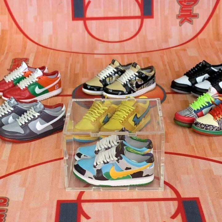 new-style-หนึ่งคู่-dunk-sb-กับอะคริลิค-aj-พวงกุญแจ-3d-โมเดลรองเท้าผ้าใบสามมิติของเครื่องประดับจี้บุคลิกภาพที่สร้างสรรค์