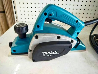 เครื่องขัดกระดาษทราย(กบไสไม้) Power Sander Makita M1902B