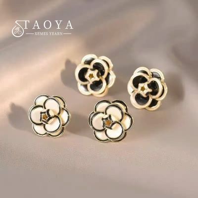 2022 New Classic Black and White Camellia Flower Student Earrings Party Accessories For Korean Elegant and Sweet Jewelry Women