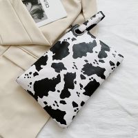 [COD] Internet celebrity fashion cow bag 2021 new trendy summer chain shoulder Messenger simple square box