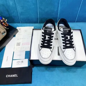 Chanel 2020 White Pink Fluo Logo Embroidered Low-top Sneakers – Boutique  LUC.S