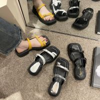 รองเท้าแตะผู้หญิง 2023 ฤดูร้อนสไตล์ใหม่มัฟฟินสไตล์เกาหลีแพลตฟอร์มสไตล์ตอนเย็นแพลตฟอร์มรองเท้าแตะส้นหนาและรองเท้าแตะผู้หญิง