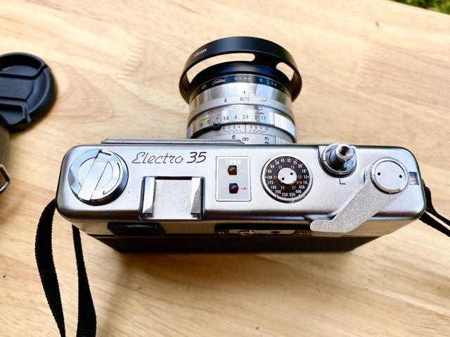 กล้องฟิล์ม-yashica-electro-35-สวยมาครบ
