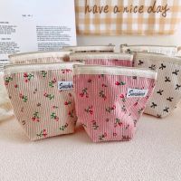 【CC】 New Corduroy Floral Traveling Makeup Make Up Earphone Card Holder Clutch Coin Purse