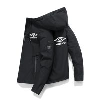 Umbro 2023เสื้อแจ็คเก็ตบอมเบอร์ผ้าห่มกันลมผู้ชาย,แจ็คเก็ตทำงานลำลองซิปแจ็คเก็ตฤดูใบไม้ผลิและฤดูใบไม้ร่วงแจ็คเก็ตกีฬาแฟชั่น