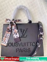 【พร้อมผ้าไหมผ้าพันคอ】Lv เดิมกระเป๋าถือกระเป๋าสะพายสำหรับผู้หญิงในการขายแท้โมโนแกรมพิมพ์หนัง PU ข้ามร่างกายกระเป๋าสะพายใหม่ที่มีคุณภาพสูงแฟชั่นผู้หญิงกระเป๋าขนาดใหญ่กระเป๋ามือจับกระเป๋าเหมาะสำหรับการช้อปปิ้งท่องเที่ยวจัดเลี้ยง