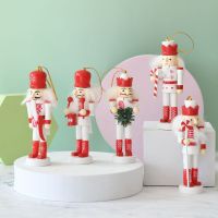 5Pcs Christmas Nutcracker เครื่องประดับไม้แขวนสูง Nutcracker Figurines ตกแต่งคริสต์มาส Nutcracker ทหาร Figurines