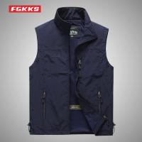 FGKKS Spring New Men Waistcoat Outdoor Leisure Solid Color Vest Young Middle-aged Photography Fishing Casual Vest Jacket Male