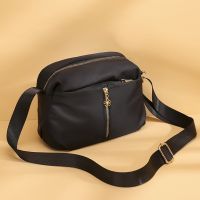 Middle-aged and elderly womens bags 2021 new middle-aged one-shoulder messenger lightweight small bag nylon womens bag Oxford cloth mother bag