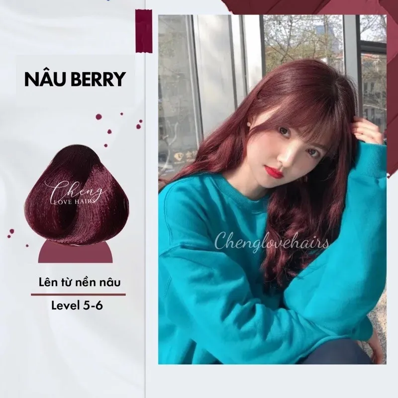 Nhuộm tóc màu nâu berry là sự lựa chọn tuyệt vời cho những cô gái yêu thích phong cách thời thượng. Với màu sắc tươi sáng như trái berry, bạn sẽ tỏa sáng và nổi bật trong bất kỳ bữa tiệc nào.