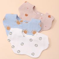 【CC】 3PCS Set Childrens Baby Cartoon Bib Wrinkled Fabric Cotton Printed Saliva Infant Feeding Supplies Boys And