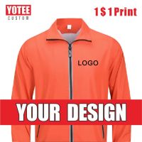 YOTEE เสื้อกันลมลายปัก/พิมพ์เครื่องแบบเบสบอลลำลองกลางแจ้งโลโก้บริษัทคลาสสิกแบบบางสำหรับฤดูใบไม้ร่วงซิปแจ็คเก็ต