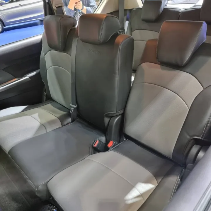 เบาะหนัง Suzuki Ertiga XL7 แบบสวมทับ (เทา/ดำ) ขนาด 7 ที่นั่ง เป็นอะไหล่