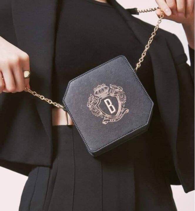 bobbi-brown-crossbody-bag-กระเป๋า-premium-gift-จากทางแบรนด์-bobbi-brown-เป็น-กระเป๋าหนัง-มีสายโซ่สะพาย-สวย-ดูแพง-ขนาด-size-13-14-2-5cm