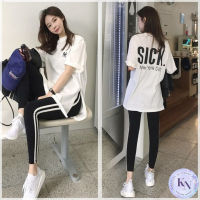 ?Korea NEW ชุดเซ็ตแฟชั่น เสื้อคอกลมแขนสั้นผ่าข้าง กางเกงขายาวเอวยางยืดแต่งแถบ สกรีนลาย SICK