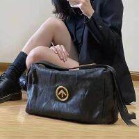 GROTTO Le Ungender Blackstone Bag อิตาลีนำเข้าหนังพับกระเป๋าสะพายไหล่ความจุขนาดใหญ่ -