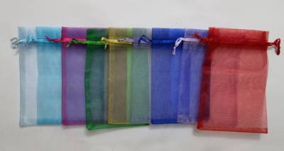 ถุงตะข่ายสี ใส่ของขวัญของชำร่วย ขนาด 9.5 x 14.5 ซม.  1แพ็คมี 6 ใบ คละสี