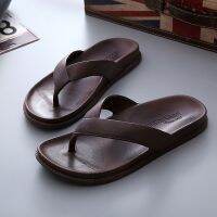 Slippers mens summer wear flip flops mens sandals Korean version of the trend รองเท้าแตะผู้ชายรองเท้าแตะผู้ชายใส่ไปข้างนอกในฤดูร้อนรองเท้าแตะผู้ชายรองเท้าชายหาดกันลื่นอินเทรนด์สไตล์เกาหลีรองเท้าแตะแบบหนีบฤดูร้อน hftr01.my21.4.28