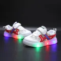 [พร้อมสต็อก] เด็ก LED รองเท้าเด็กใหม่สบายๆรองเท้ากีฬาหญิงตัวอักษรรองเท้าลำลอง1-6ปีรองเท้ามีไฟรองเท้าติดไฟ. 