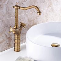 ✚❧► Antique Basin Brass Faucets Bathroom Sink Mixer Deck Faucet Rotate Single Handle Hot And Cold Water Mixer Taps Crane Tap
