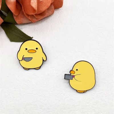 Fun Cartoon Cute Yellow Duck Holding A Knife In Hand Design Metal Enamel Brooch Creative Personality Badge Best Friend Gift Pin