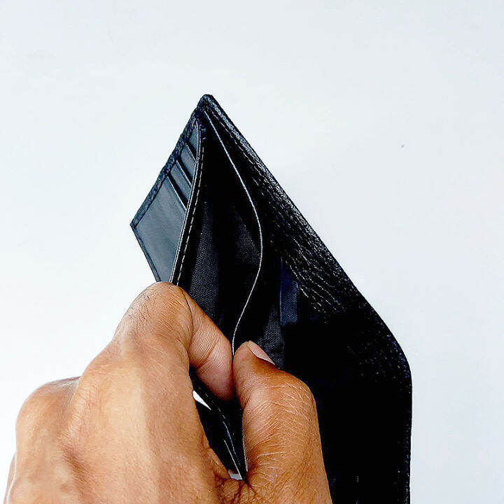 ostrich-bifold-wallet-black-color-กระเป๋าหนังนกกระจอกเทศสีดำ-เป็นกระเป๋าหนัง-exotic-ที่สำหรับทั้งชายและหญิง