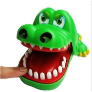 Đồ chơi Cá sấu cắn tay có 2 loại to nhỏ cho bé - đồ chơi giải trí vui nhộn