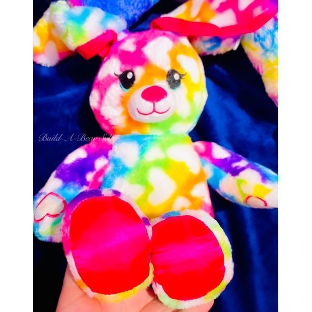 ตุ๊กตาบิ้วอะแบร์-กระต่ายสีรุ้ง-หายากมาก-build-a-bear-สินค้ามือสองนำเข้าจากอเมริกา