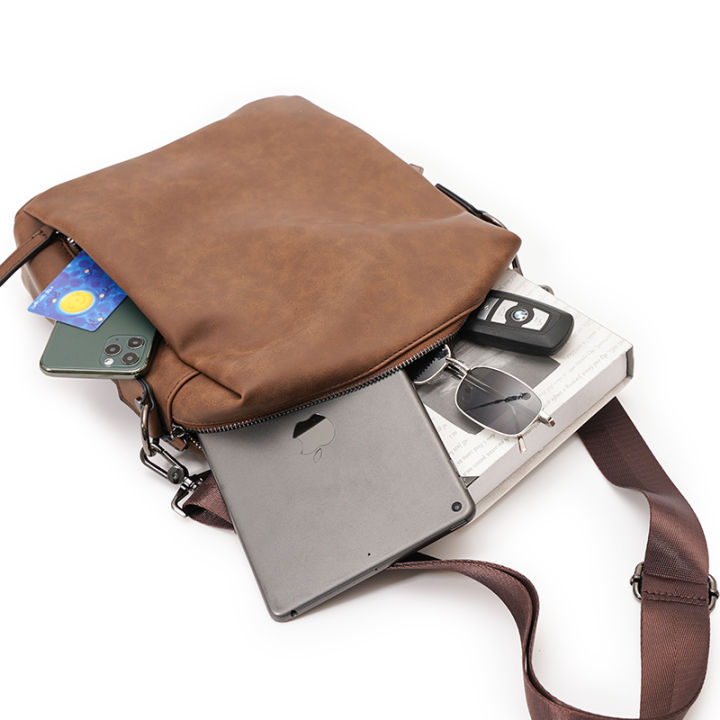 ce-กระเป๋าถือสำหรับผู้ชาย-กระเป๋าสะพายไหล่แฟชั่นเกาหลีกระเป๋าส่งของขนาดเล็กแนวตั้งกระเป๋าผู้ชายแฟชั่น