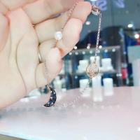 【พร้อมส่ง】สร้อยข้อมือไข่มุกตะขอแม่เหล็กที่มองไม่เห็นเซอร์โคเนียสร้อยข้อมือรูปดาวดวงจันทร์