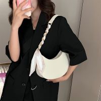 ? กระเป๋าสะพายไหล่ข้างเดียวสำหรับผู้หญิง▫❖✹ Minority design underarm bag womens summer 2022 new fashion shoulder bag high-quality texture all-match messenger crescent bag