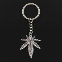 Fashion Key Ring Metal Key Chain Keychain Jewelry Antique Gold Color Bronze Silver Color Plated Maple Leaves 39x34mm Pendant Key Chains